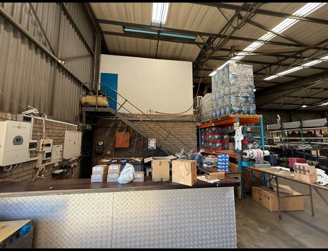 1,535M² WAREHOUSE TO LET IN SPARTAN